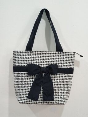 NaRaYa Quilted Shoulder Tote Bag Black & Ivory Cotton Blend Lined